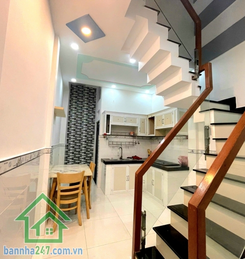 CHỈ 3,6 TỶ (TL) – NHÀ MỚI ĐẸP – HẺM 3 GÁC – KHU AO LẮNG - Đường 13A – Bình Tân – giáp Tân Phú Diện tích: 30m² - DTSD: 52m² Kết cấu: 2 tầng – 2PN – 2WC Hoàn công đủ