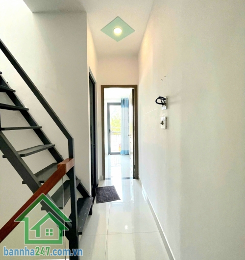 CHỈ 3,6 TỶ (TL) – NHÀ MỚI ĐẸP – HẺM 3 GÁC – KHU AO LẮNG - Đường 13A – Bình Tân – giáp Tân Phú Diện tích: 30m² - DTSD: 52m² Kết cấu: 2 tầng – 2PN – 2WC Hoàn công đủ