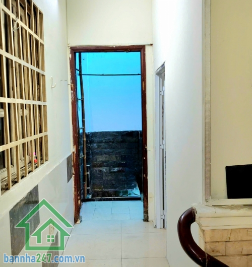 CHO THUÊ NHÀ NGUYÊN CĂN MTKD GÒ XOÀI – GẦN LÊ VĂN QUỚI – MÃ LÒ CỰC KỲ SẦM UẤT  Mặt bằng đẹp – lưu lượng khách đông – kinh doanh ngày đêm cực tốt! Diện tích: (4 x 11) - 2PN - 2WC. Mob 0933144037