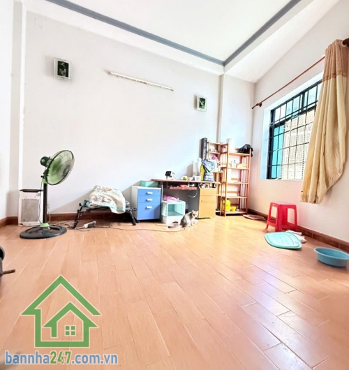 CHỈ 6,9 TỶ – NHÀ 4 TẦNG BTCT – KHU BÀU CÁT * DT: 60m² (4.8 x 13m). * Kết cấu: 1 trệt 3 lầu, tổng 4PN – 3WC. * Hẻm xe hơi, an ninh, yên tĩnh – có cổng rào.