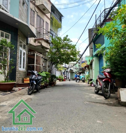 CHỈ 5,2 TỶ – SIÊU PHẨM NHÀ XÂY MỚI 100% – TRUNG TÂM TÂN PHÚ – NGAY TÔ HIỆU – 3 TẦNG – 32M² – 3PN - 2WC – SỔ HỒNG RIÊNG. Kết cấu: 1 trệt, 2 lầu đúc có sân thượng. 