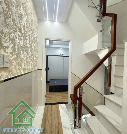 CHỈ 5,2 TỶ – SIÊU PHẨM NHÀ XÂY MỚI 100% – TRUNG TÂM TÂN PHÚ – NGAY TÔ HIỆU – 3 TẦNG – 32M² – 3PN - 2WC – SỔ HỒNG RIÊNG. Kết cấu: 1 trệt, 2 lầu đúc có sân thượng. 