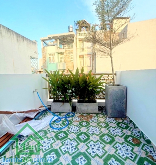 CHỈ 5,2 TỶ – SIÊU PHẨM NHÀ XÂY MỚI 100% – TRUNG TÂM TÂN PHÚ – NGAY TÔ HIỆU – 3 TẦNG – 32M² – 3PN - 2WC – SỔ HỒNG RIÊNG. Kết cấu: 1 trệt, 2 lầu đúc có sân thượng. 