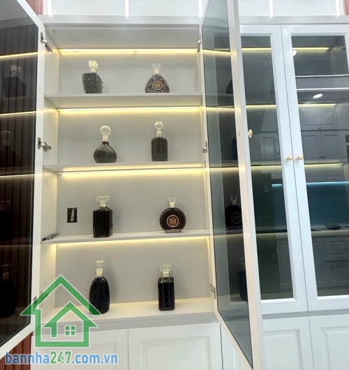 CHỈ 5,2 TỶ – SIÊU PHẨM NHÀ XÂY MỚI 100% – TRUNG TÂM TÂN PHÚ – NGAY TÔ HIỆU – 3 TẦNG – 32M² – 3PN - 2WC – SỔ HỒNG RIÊNG. Kết cấu: 1 trệt, 2 lầu đúc có sân thượng. 