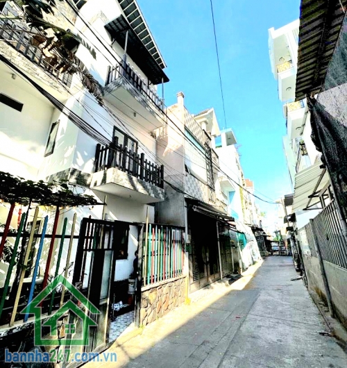 CHỈ 4,4 TỶ - NHÀ ĐẸP HẺM THÔNG – DỌN VÀO Ở NGAY - KỀ LÊ THÚC HOẠCH – CHỢ BÌNH LONG – NGÃ TƯ BỐN XÃ – GIÁP TÂN PHÚ - 2 PN - 2 WC Diện tích: 4m x 9m (36m²)