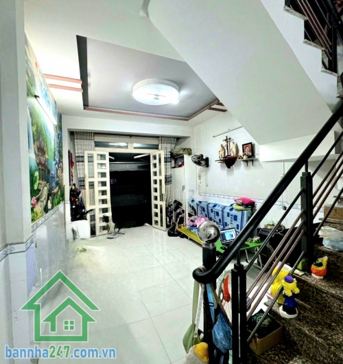 CHỈ 4,4 TỶ - NHÀ ĐẸP HẺM THÔNG – DỌN VÀO Ở NGAY - KỀ LÊ THÚC HOẠCH – CHỢ BÌNH LONG – NGÃ TƯ BỐN XÃ – GIÁP TÂN PHÚ - 2 PN - 2 WC Diện tích: 4m x 9m (36m²)