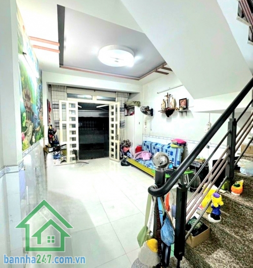 CHỈ 4,4 TỶ - NHÀ ĐẸP HẺM THÔNG – DỌN VÀO Ở NGAY - KỀ LÊ THÚC HOẠCH – CHỢ BÌNH LONG – NGÃ TƯ BỐN XÃ – GIÁP TÂN PHÚ - 2 PN - 2 WC Diện tích: 4m x 9m (36m²)