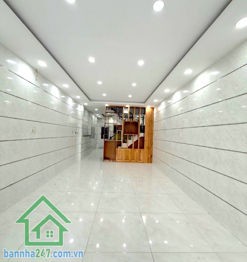 CHỈ 4,85 TỶ – MTKD RỘNG ĐƯỜNG 10 XE TẢI TRÁNH – 2 TẦNG ĐẸP – NGAY GÒ XOÀI – LÊ VĂN QUỚI  DT: 54m² – sổ đẹp, hoàn công đầy đủ  Kết cấu: 1 trệt 1 lầu – 2PN – 3WC