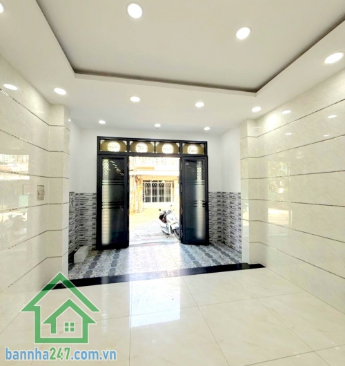 CHỈ 4,85 TỶ – MTKD RỘNG ĐƯỜNG 10 XE TẢI TRÁNH – 2 TẦNG ĐẸP – NGAY GÒ XOÀI – LÊ VĂN QUỚI  DT: 54m² – sổ đẹp, hoàn công đầy đủ  Kết cấu: 1 trệt 1 lầu – 2PN – 3WC