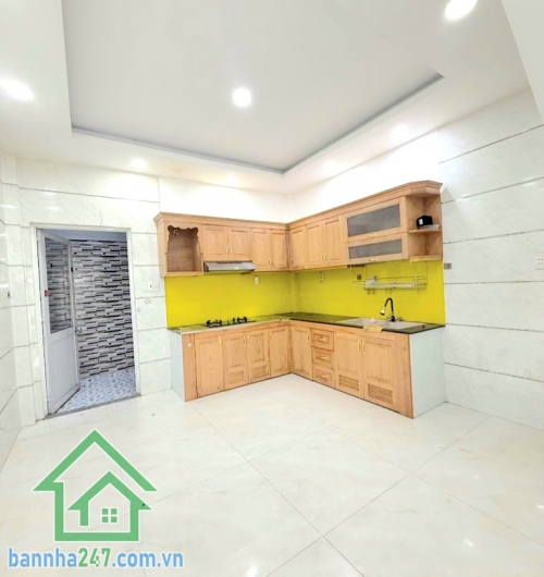 CHỈ 4,85 TỶ – MTKD RỘNG ĐƯỜNG 10 XE TẢI TRÁNH – 2 TẦNG ĐẸP – NGAY GÒ XOÀI – LÊ VĂN QUỚI  DT: 54m² – sổ đẹp, hoàn công đầy đủ  Kết cấu: 1 trệt 1 lầu – 2PN – 3WC