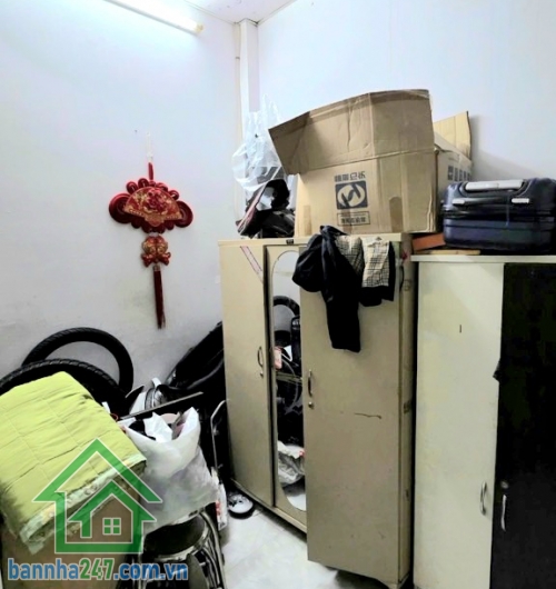 CHỈ 4.5 TỶ - HẺM XE HƠI THÔNG – NGAY LÊ VĂN QUỚI – GIÁP TÂN PHÚ – 2 TẦNG BTCT – 2PN, 2WC. Diện tích: 4 x 10m (40m²) Kết cấu: 1 trệt + 1 lầu BTCT kiên cố – 2PN - 2WC
