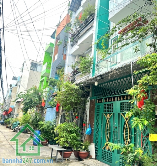 CHỈ 5,97 TỶ - LÊ VĂN QUỚI - HẺM XE HƠI 6M - GIÁP TÂN PHÚ - 4PN - 3WC. Nhà 3 tầng kiên cố, 52m² (vuông vức), thiết kế hiện đại, 4PN - 3WC, chỉ việc xách vali vào ở. 