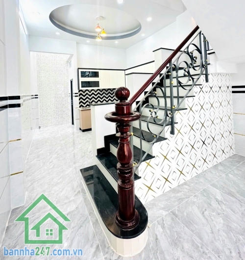 CHỈ 5,97 TỶ - LÊ VĂN QUỚI - HẺM XE HƠI 6M - GIÁP TÂN PHÚ - 4PN - 3WC. Nhà 3 tầng kiên cố, 52m² (vuông vức), thiết kế hiện đại, 4PN - 3WC, chỉ việc xách vali vào ở. 