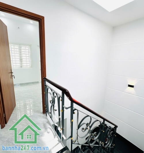 CHỈ 5,97 TỶ - LÊ VĂN QUỚI - HẺM XE HƠI 6M - GIÁP TÂN PHÚ - 4PN - 3WC. Nhà 3 tầng kiên cố, 52m² (vuông vức), thiết kế hiện đại, 4PN - 3WC, chỉ việc xách vali vào ở. 