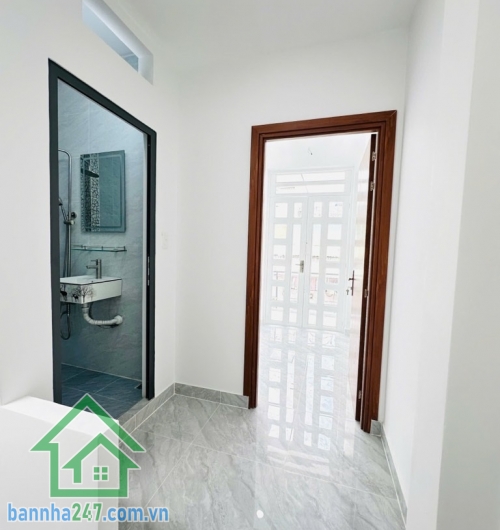 CHỈ 5,97 TỶ - LÊ VĂN QUỚI - HẺM XE HƠI 6M - GIÁP TÂN PHÚ - 4PN - 3WC. Nhà 3 tầng kiên cố, 52m² (vuông vức), thiết kế hiện đại, 4PN - 3WC, chỉ việc xách vali vào ở. 