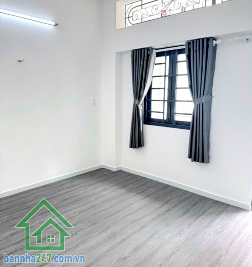 CHỈ 5,99 TỶ – KHU VIP VƯỜN LÀI – TÂN PHÚ - 1 BƯỚC RA MẶT TIỀN – XE HƠI THOÁNG – NHÀ 3 TẦNG - 3PN – 2WC Diện tích: 4 x 10m = 40m² – sổ vuông đẹp Kết cấu: 1 trệt Lửng Lầu Mob 0933144037
