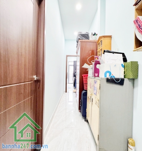 CHỈ 4,15 TỶ – NHÀ ĐẸP 2 TẦNG – HẺM THÔNG 3.5M – NGAY MÃ LÒ – LÊ VĂN QUỚI – GIÁP TÂN PHÚ  Vị trí cực đẹp: Hẻm thông 3.5m, khu dân cư an ninh, dân trí cao, cách Mã Lò – Lê Văn Quới vài bước chân, giáp Tân Phú, tiện ích xung quanh đầy đủ: chợ, trường học, ng