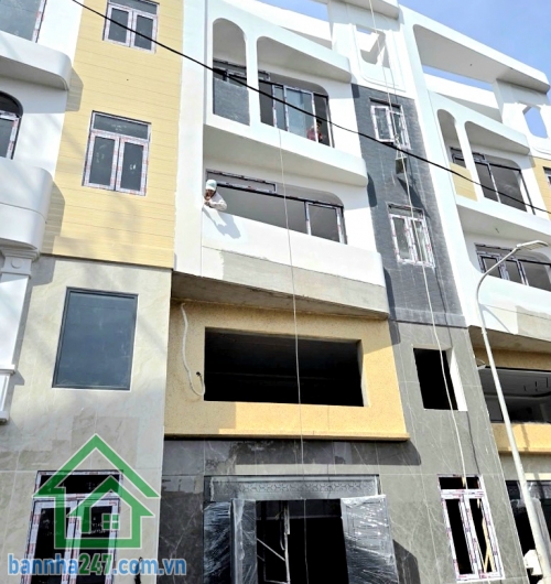 NHỈNH 6 TỶ – NHÀ 5 TẦNG MỚI XÂY - DT: 50M² – GIÁP KHU TÊN LỬA - 4PN – 5W • DT: 6.25 x 9m – 50m² • 5 tầng: trệt – lửng – 2 lầu – sân thượng • 4PN – 5WC (WC riêng khép kín)