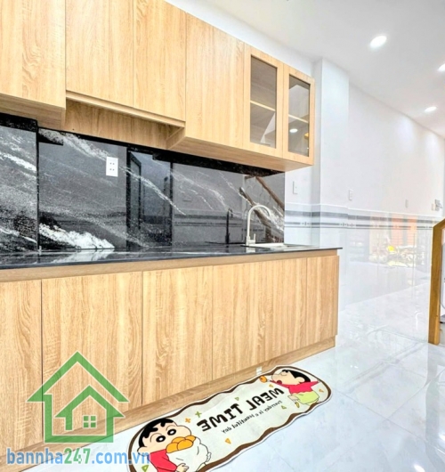 CHỈ 3.179 TỶ – NHÀ 2 TẦNG GẦN CHỢ BÌNH LONG – HẺM 3M – GIÁP TÂN PHÚ – SỔ ĐẸP, HOÀN CÔNG ĐỦ * Diện tích: 3 x 8m – DTSD: 48m² * Kết cấu: 1 trệt 1 lầu, gồm 2PN + 2WC