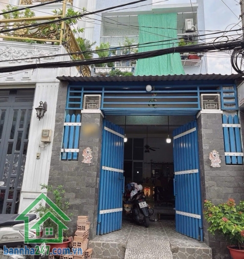 NHỈNH 5 TỶ – MẶT TIỀN KINH DOANH – GẦN GÒ XOÀI – GIÁP TÂN PHÚ – 64M² 3PN – 2WC.   DT: 4 x 16m – Sổ riêng – hoàn công đủ – pháp lý chuẩn Nhà 2 tầng BTCT (Trệt + Lầu) – 3PN – 2WC, kiên cố, dọn vào kinh doanh ngay. 