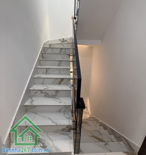 NHÀ ĐẸP – VỊ TRÍ ĐẮC ĐỊA – HẺM 1 SẸC XE HƠI 6M THÔNG – 5 TẦNG – 48M² – HƯƠNG LỘ 2 – GIÁP TÂN PHÚ – CHỈ 6.6 TỶ Diện tích: 48m², sổ đẹp, pháp lý chuẩn, sang tên nhanh.