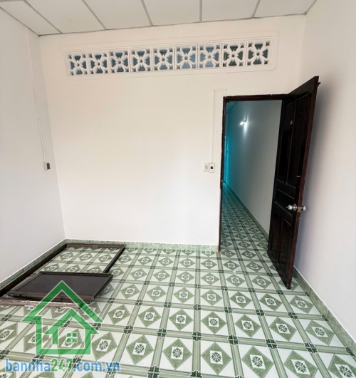 HIẾM – TÂN PHÚ – KHU VIP TÂY THẠNH – 2 TẦNG - 40M2 – CHỈ 3.9 TỶ - 4PN - 2WC * Diện tích 40m², sổ đẹp nở hậu, hoàn công đủ. * Kết cấu: 1 trệt 1 lầu, ban công thoáng mát.