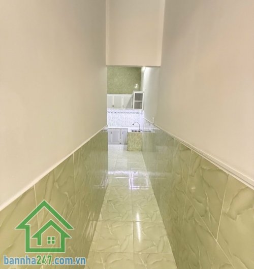 HIẾM – TÂN PHÚ – KHU VIP TÂY THẠNH – 2 TẦNG - 40M2 – CHỈ 3.9 TỶ - 4PN - 2WC * Diện tích 40m², sổ đẹp nở hậu, hoàn công đủ. * Kết cấu: 1 trệt 1 lầu, ban công thoáng mát.