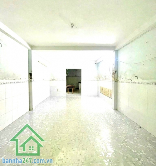 CHỈ 4,45 TỶ – VỊ TRÍ ĐẸP – HẺM XE TẢI 6M THÔNG - KỀ BÊN LÊ VĂN QUỚI – 48M² (4 x 12) – 2 TẦNG – GIÁP TÂN PHÚ Kết cấu: • Nhà 2 tầng (1 trệt 1 lầu + sân thượng)