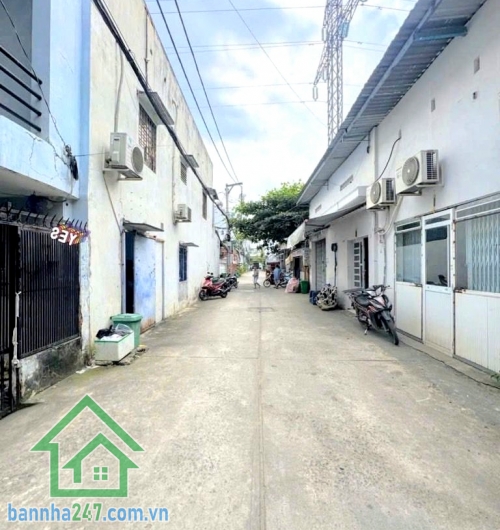 CHỈ 4,99 TỶ – HẺM XE TẢI 6M THÔNG – SÁT NGÃ TƯ BỐN XÃ – GẦN MẶT TIỀN LÊ VĂN QUỚI – NHÀ 2 TẦNG - DT: 48m² (4m x 12m) Lê Văn Quới – giáp Tân Phú – khu trung tâm 