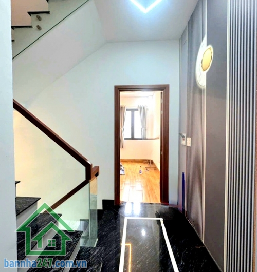 NHỈNH 6 TỶ - HẺM 6M HƯƠNG LỘ 2 – DT: 54m² (4 x 13.5)m - 5 TẦNG MỚI – NGAY NGÃ TƯ 4 XÃ – 4PN - 4WC Vị trí cực đẹp: Hẻm xe hơi 6m, thông thoáng – sát Ngã Tư 4 Xã