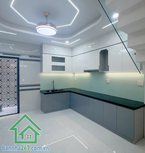 NHÀ ĐẸP 5 TẦNG – HẺM XE HƠI VIP – HƯƠNG LỘ 2 – NGAY 4 XÃ – NHỈNH 6 TỶ Diện tích: 4 x 13.5m – công nhận đủ, vuông vức. Kết cấu BTCT 5 tầng mới tinh.