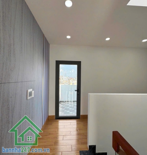 NHÀ ĐẸP 5 TẦNG – HẺM XE HƠI VIP – HƯƠNG LỘ 2 – NGAY 4 XÃ – NHỈNH 6 TỶ Diện tích: 4 x 13.5m – công nhận đủ, vuông vức. Kết cấu BTCT 5 tầng mới tinh.