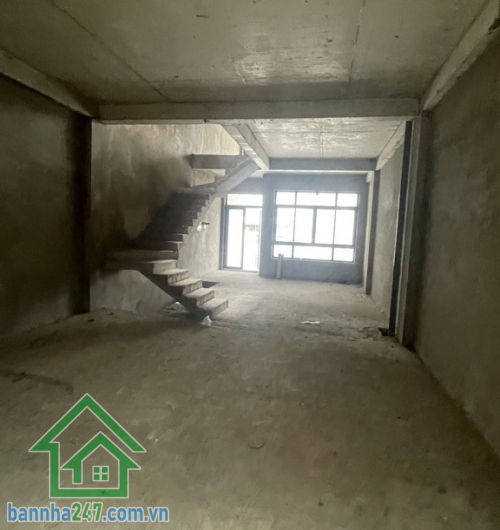 SIÊU PHẨM ĐẦU TƯ – NHÀ PHỐ 5 TẦNG XÂY THÔ – KHU VIP MIZUKI PARK - CHỈ 12 TỶ. ✔ DT đất: 100m² (5x20m) – DT sàn: 329.6m² ✔ Kết cấu: Hầm – 3 Lầu – Sân thượng trướ và sau.