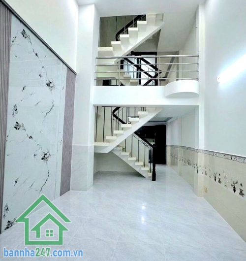 CHỈ 7,4 TỶ - NGUYỄN LÂM – QUẬN 10 | KHU PHỐ ẨM THỰC SẦM UẤT - DT: 34M² - 4 TẦNG - 5 PN – 5 WC * Ngay Nguyễn Lâm – khu phố ẩm thực nhộn nhịp * Hẻm thông, chỉ 10m ra mặt tiền. Khu dân cư hiện hữu, ở – kinh doanh – cho thuê đều tốt