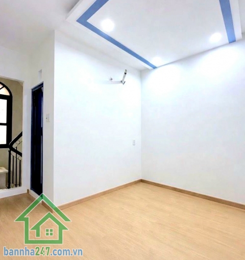 CHỈ 7,4 TỶ - NGUYỄN LÂM – QUẬN 10 | KHU PHỐ ẨM THỰC SẦM UẤT - DT: 34M² - 4 TẦNG - 5 PN – 5 WC * Ngay Nguyễn Lâm – khu phố ẩm thực nhộn nhịp * Hẻm thông, chỉ 10m ra mặt tiền. Khu dân cư hiện hữu, ở – kinh doanh – cho thuê đều tốt
