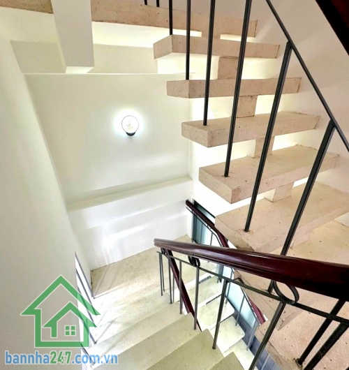 CHỈ 7,4 TỶ - NGUYỄN LÂM – QUẬN 10 | KHU PHỐ ẨM THỰC SẦM UẤT - DT: 34M² - 4 TẦNG - 5 PN – 5 WC * Ngay Nguyễn Lâm – khu phố ẩm thực nhộn nhịp * Hẻm thông, chỉ 10m ra mặt tiền. Khu dân cư hiện hữu, ở – kinh doanh – cho thuê đều tốt