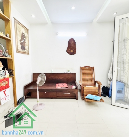 CHỈ 7,9 TỶ - HẺM 3.5M TRƯỚC NHÀ – NHÀ MỚI ĐẸP Ở NGAY – 63M² – 2 TẦNG ĐÚC KIÊN CỐ - 2 PN, 2WC,  Vị trí đẹp: Hẻm trước nhà 3.5m, sạch sẽ, thoáng, gần hẻm xe hơi.