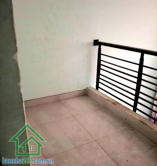 CHỈ 6,3 TỶ – HẺM XE TẢI THÔNG – NHÀ 5 TẦNG LUNG LINH - CỬA SAU THOÁNG MÁT – Ở NGAY – 5PN 4WC Kết cấu: 5 tầng có lửng, xây kiên cố – hoàn công chuẩn Công năng: Công năng: 5PN – 4WC, phù hợp gia đình đông người. Cửa sau thoáng mát, nhà luôn sáng gió