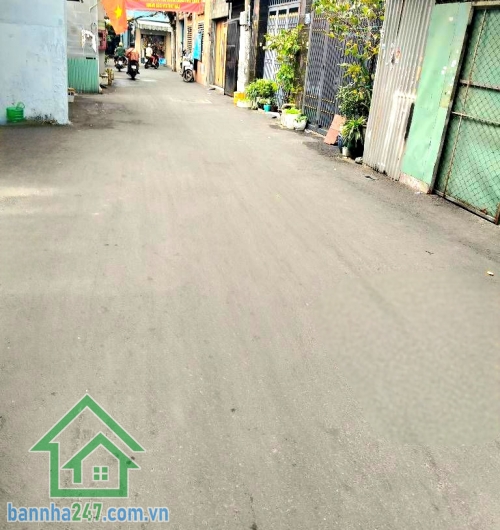 CHỈ 6,3 TỶ – HẺM XE TẢI THÔNG – NHÀ 5 TẦNG LUNG LINH - CỬA SAU THOÁNG MÁT – Ở NGAY – 5PN 4WC Kết cấu: 5 tầng có lửng, xây kiên cố – hoàn công chuẩn Công năng: Công năng: 5PN – 4WC, phù hợp gia đình đông người. Cửa sau thoáng mát, nhà luôn sáng gió