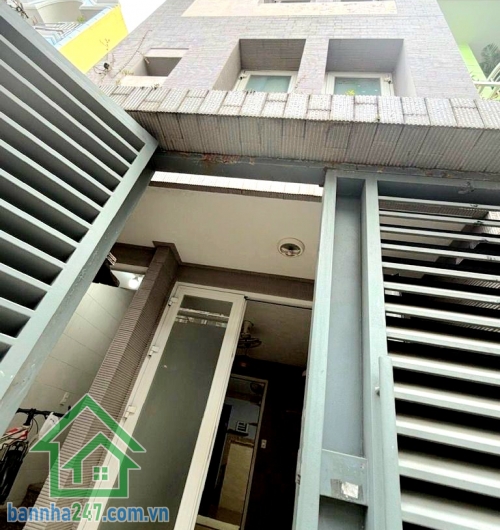 CHỈ 8,7 TỶ – TRUNG TÂM TÂN PHÚ – GẦN NHÀ THỜ TÂN HƯƠNG - HẺM Ô TÔ NGỦ TRONG NHÀ – GẦN MẶT TIỀN – 76M² - 3PN – 3WC Diện tích: 76m² – Sổ vuông A4 - Kết cấu: 3 tầng.