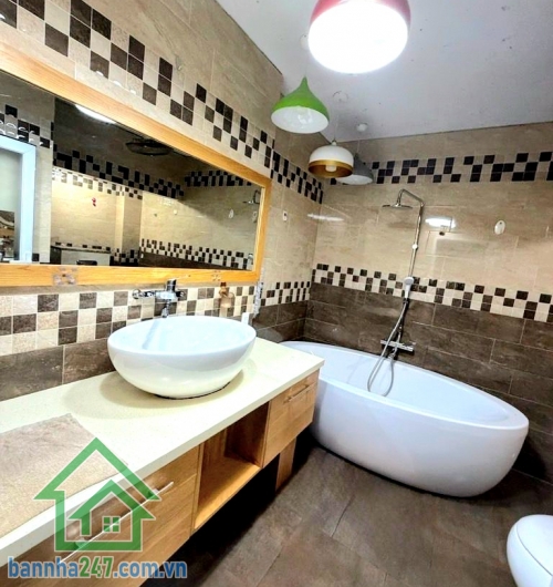 CHỈ 8,7 TỶ – TRUNG TÂM TÂN PHÚ – GẦN NHÀ THỜ TÂN HƯƠNG - HẺM Ô TÔ NGỦ TRONG NHÀ – GẦN MẶT TIỀN – 76M² - 3PN – 3WC Diện tích: 76m² – Sổ vuông A4 - Kết cấu: 3 tầng.