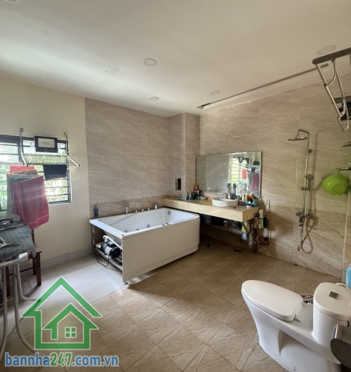 SIÊU PHẨM TÂN BÌNH – KHU PHÂN LÔ VIP – KẾ BÊN Q10, Q11 – 5 TẦNG – 2 XE HƠI NGỦ TRONG NHÀ - Chỉ: 10,5 TỶ Diện tích chuẩn, thiết kế hiện đại, nhà đúc kiên cố,khu phân lô Tân Bình, giáp Q10, Q11.