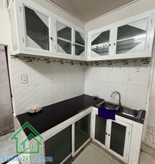 SIÊU PHẨM TÂN BÌNH – LÔ GÓC 2MT – HXH – 4PN – CHỈ 4,7 TỶ Diện tích: 54m² Kết cấu: 2 tầng, 4PN, 2WC, nhà thoáng mát, dọn vào ở ngay Vị trí cực đẹp: Lý Thường Kiệt 
