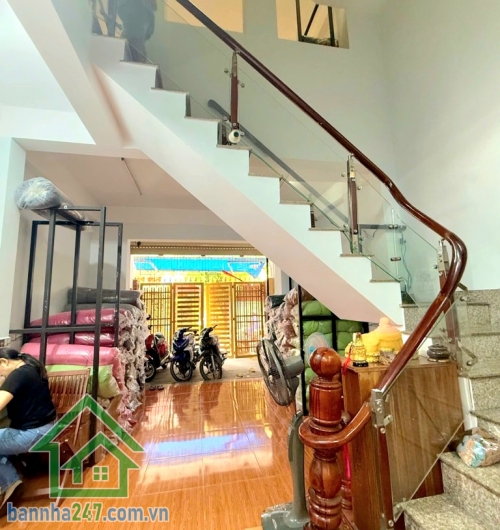 CHỈ 15 TỶ – KHU VIP BÀU CÁT, TÂN BÌNH – HẺM 10M NHƯ MẶT TIỀN – NGAY CHỢ VẢI – GẦN 100M² – 3 TẦNG BTCT – 4PN – 3WC - SỔ VUÔNG! Vị trí: Trung tâm Bàu Cát