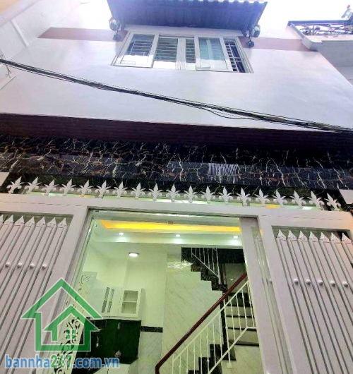 CHỈ 4,5 TỶ – NHÀ 4 TẦNG MỚI Ở NGAY – FULL NỘI THẤT – HẺM THÔNG – PHÚ NHUẬN HIẾM CÓ! Kết cấu: Trệt + 2 lầu + sân thượng, 2PN khép kín – 3WC – PK – bếp – sân thượng. 