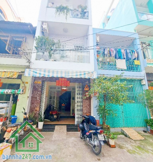 KHU ĐẦM SEN - THÁI PHIÊN - Q11 - 50M² - 3 TẦNG - HẺM 6M THÔNG - CHỈ 10.8 TỶ DT: 3.6 x 14m, nhà kiên cố 3 tầng, 3PN, 3WC, sân thượng rộng. Hẻm 6m thông, cách mặt tiền vài bước.