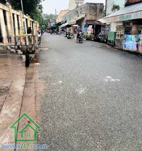 CHỈ 6,2 TỶ – NHÀ 2 MẶT TIỀN – HXH KÊNH NƯỚC ĐEN – DT 77,74/85M² – BÌNH TÂN - 3PN, 2WC  DT: 66/85m² Kết cấu: 1 trệt 1 lầu – gồm 3PN, 2WC, bếp, phòng khách - Hẻm xe hơi, vị trí cực đẹp – cách mặt tiền vài bước chân Nhà 2 mặt tiền, đang cho thuê 10 triệu/thá