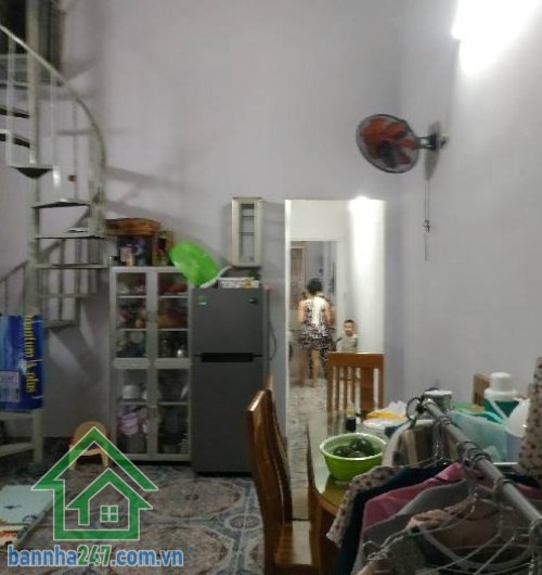 MTKD ĐƯỜNG NHỰA 7M – BÌNH TÂN GIÁP TÂN PHÚ – GẦN AEON TÂN PHÚ DT: 4 x 23m, công nhận 91m², nở hậu nhẹ Kết cấu: 1 trệt + 1 lầu, có 2PN Vị trí: Mặt tiền đường nhựa 7m.