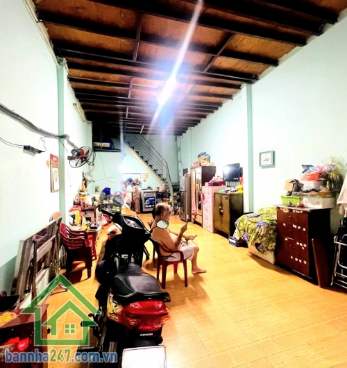 CHỈ 6,2 TỶ – NHÀ 2 MẶT TIỀN – HXH KÊNH NƯỚC ĐEN – DT 77,74/85M² – BÌNH TÂN - 3PN, 2WC  DT: 66/85m² Kết cấu: 1 trệt 1 lầu – gồm 3PN, 2WC, bếp, phòng khách - Hẻm xe hơi, vị trí cực đẹp – cách mặt tiền vài bước chân Nhà 2 mặt tiền, đang cho thuê 10 triệu/thá