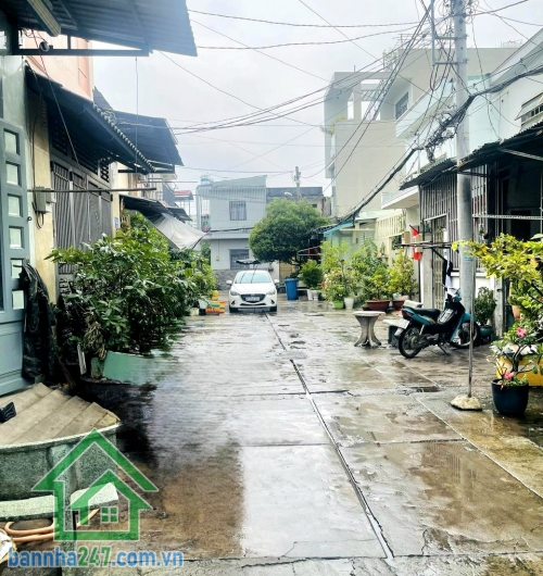 CHỈ 6,2 TỶ – NHÀ 2 MẶT TIỀN – HXH KÊNH NƯỚC ĐEN – DT 77,74/85M² – BÌNH TÂN - 3PN, 2WC  DT: 66/85m² Kết cấu: 1 trệt 1 lầu – gồm 3PN, 2WC, bếp, phòng khách - Hẻm xe hơi, vị trí cực đẹp – cách mặt tiền vài bước chân Nhà 2 mặt tiền, đang cho thuê 10 triệu/thá